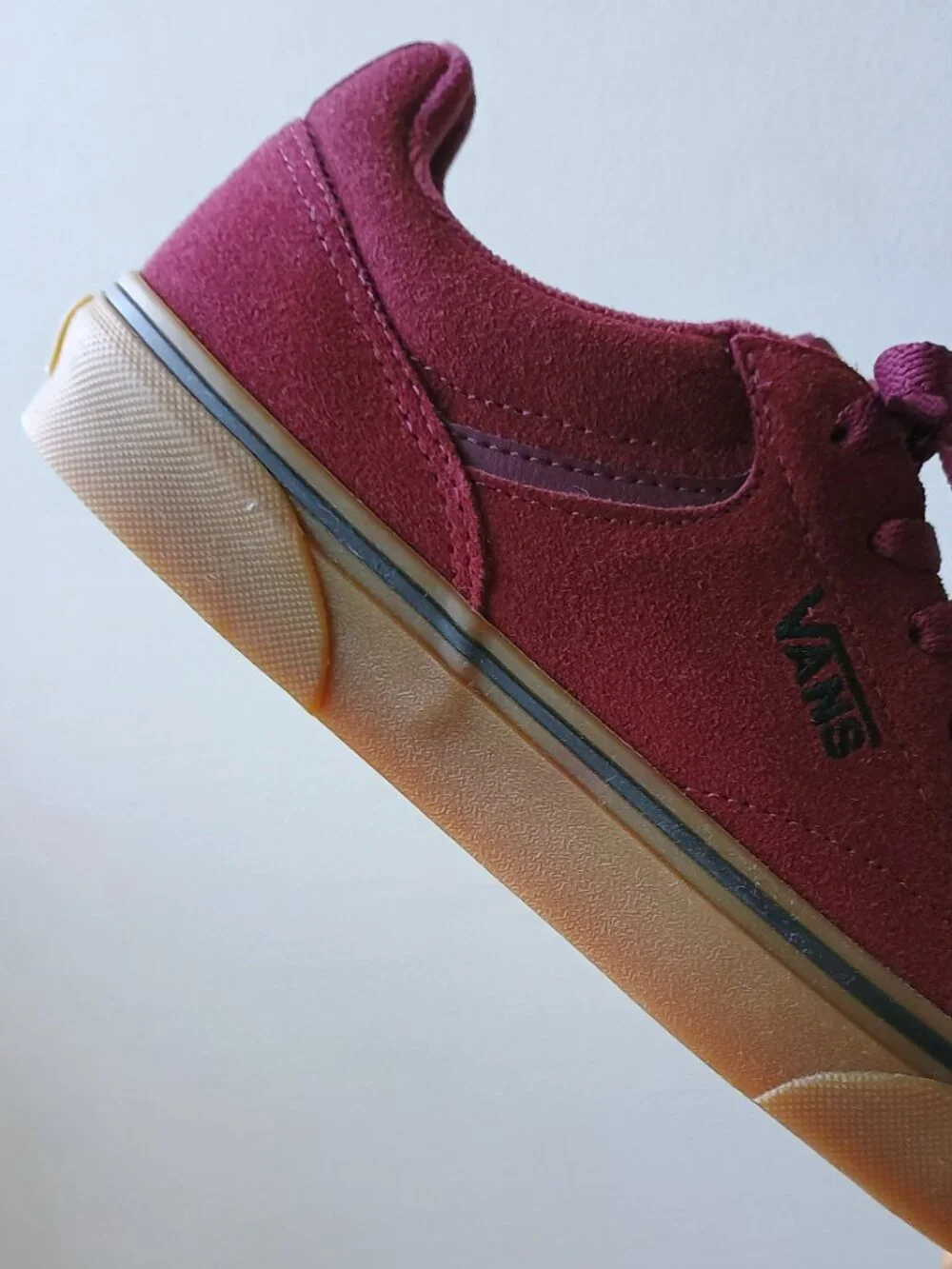 Vans Men's Seldan Suede Sneaker in Warm Amber Tone & Vintage Charm Port / Gum